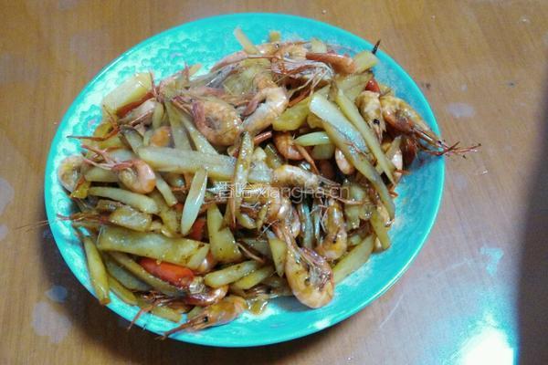 土豆条爆炒河虾的做法图解3