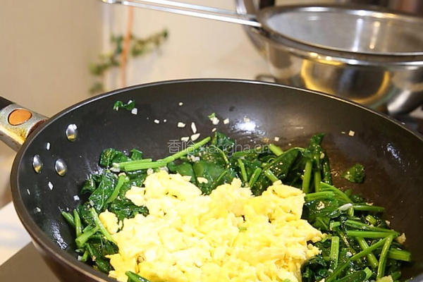菠菜炒鸡蛋的做法图解8