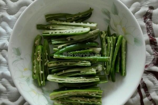 胡萝卜青椒炒土豆的做法图解4