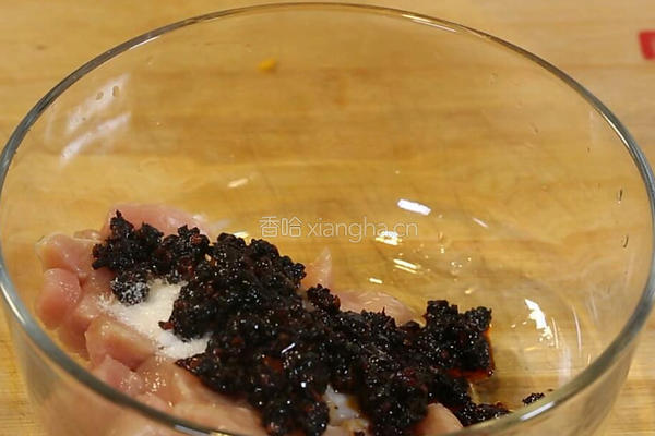 南瓜豆豉蒸鸡丁的做法图解4