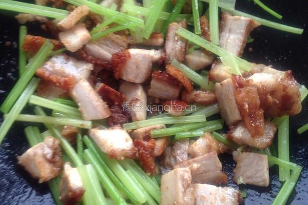 烧肉炒芹菜的做法图解7
