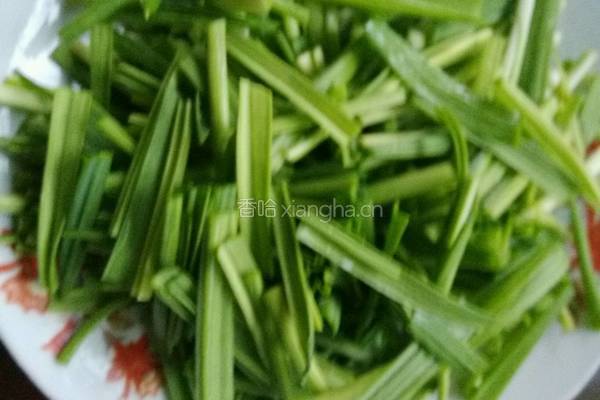 蒜苗干豆付的做法图解3