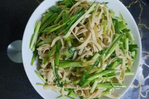 蒜苗干豆付的做法图解7