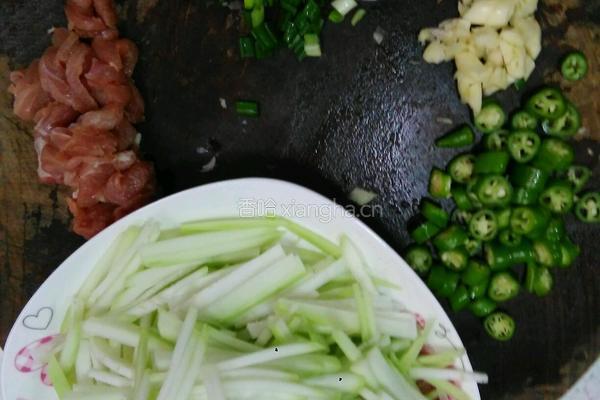 瓢瓜炒瘦肉的做法图解4