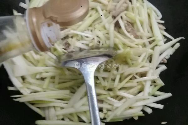 瓢瓜炒瘦肉的做法图解7