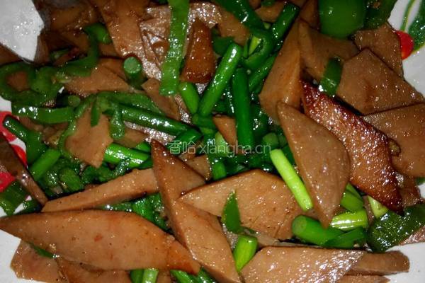 青椒蒜苔炒香肠的做法图解7