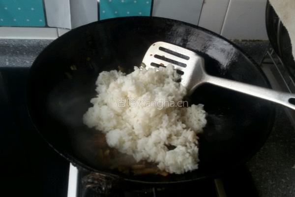 榨菜丝炒米饭的做法图解4