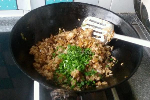 榨菜丝炒米饭的做法图解5