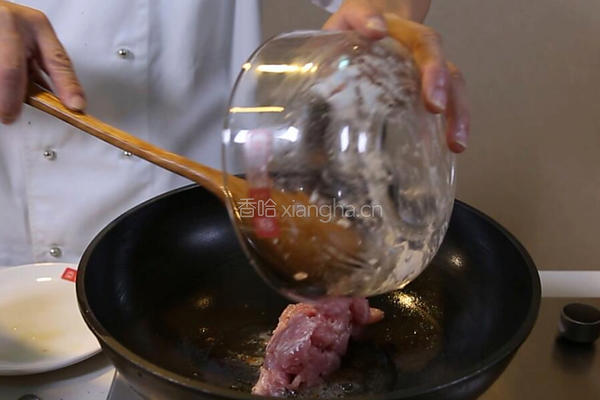 鲍菇炒肉丁的做法图解7