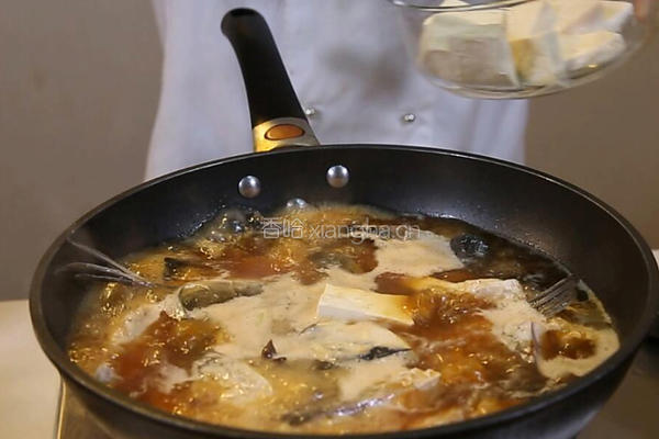 垮炖鲜鱼豆腐的做法图解6