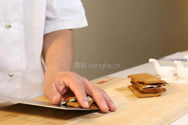香干炒腊肉的做法图解1