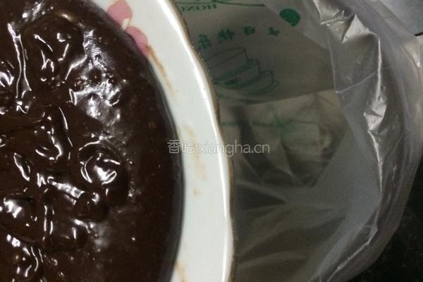 巧克力流心蛋糕的做法图解7
