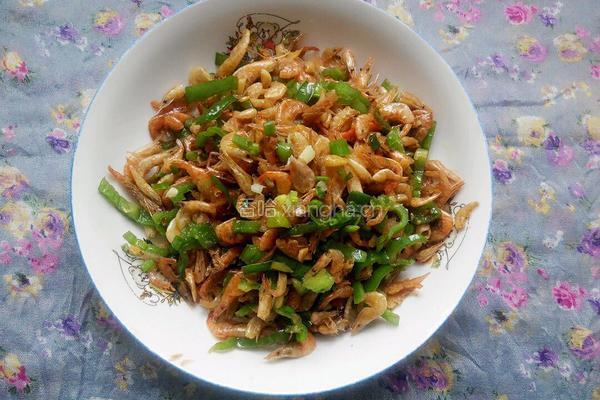 油爆青椒干虾的做法图解6