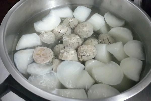 牛筋丸萝卜汤的做法图解3