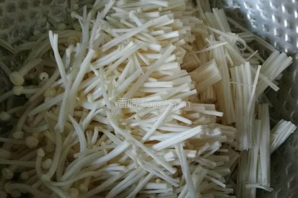 金针肉末烧茄子的做法图解1