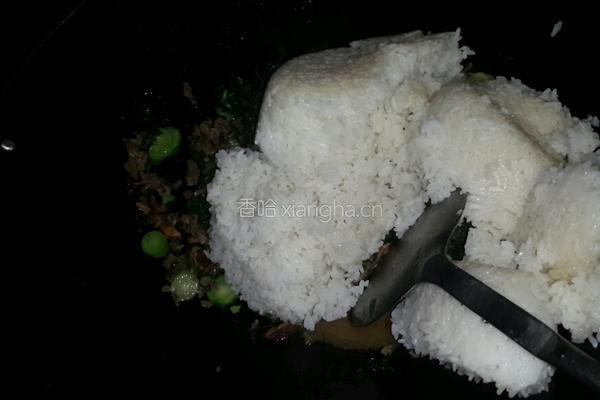 牛肉芥兰炒饭的做法图解6