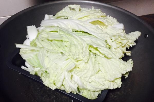 蒜蓉蒸大白菜的做法图解2