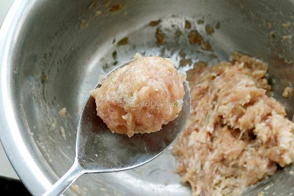 小白菜汆丸子汤的做法图解6