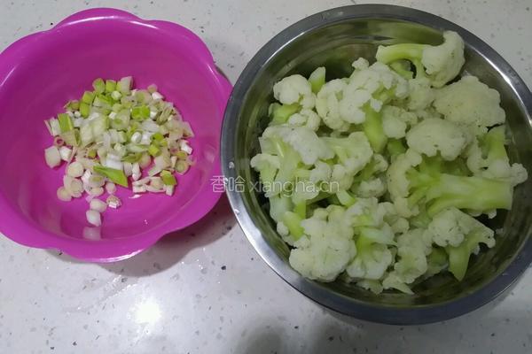 清炒花菜的做法图解1
