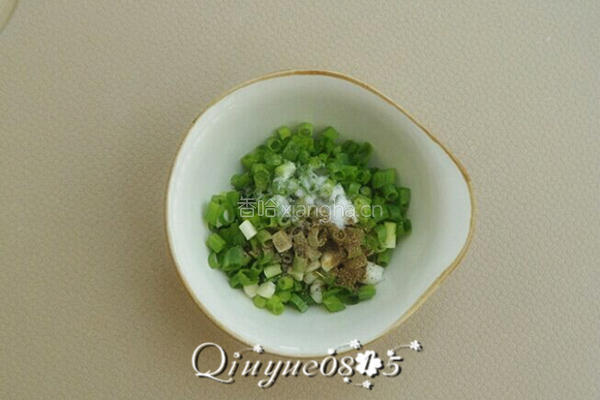呛葱汁儿手擀面的做法图解1