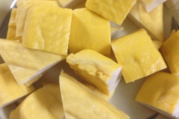 韭香豆腐的做法图解1