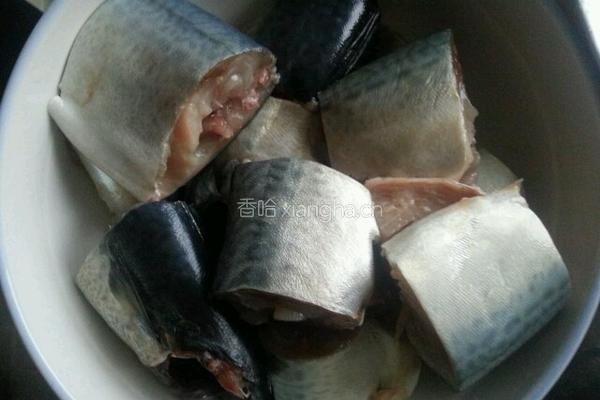 鲅鱼炖土豆的做法图解1
