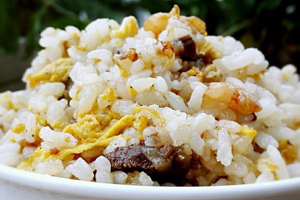 虾仁牛肉蛋炒饭的做法图解4