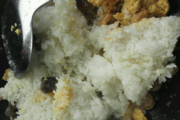 虾仁牛肉蛋炒饭的做法图解3