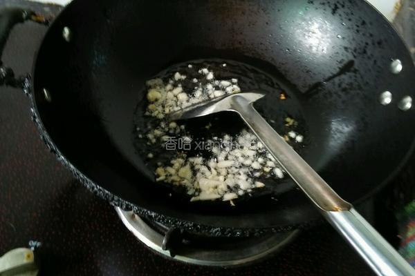银鱼炒蛋的做法图解1