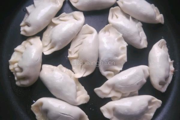 蛋液煎饺的做法图解2