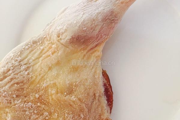 腊鸭腿炖萝卜的做法图解1