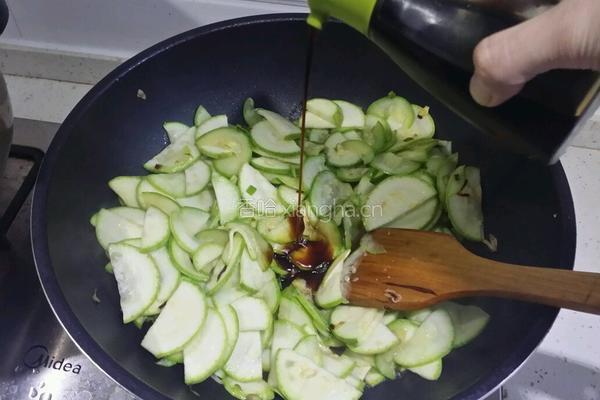 茭瓜炒鸡蛋的做法图解5