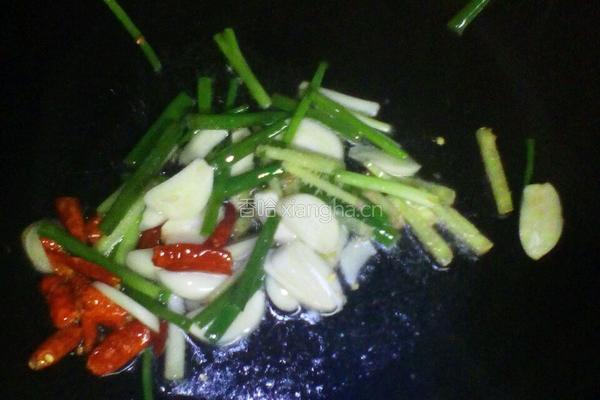 腐竹烧青菜的做法图解1