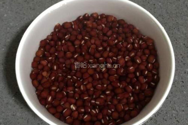 薏米红豆汤的做法图解1