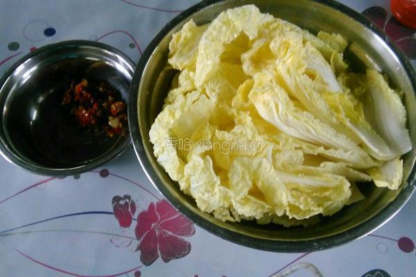 酸辣大白菜的做法图解1