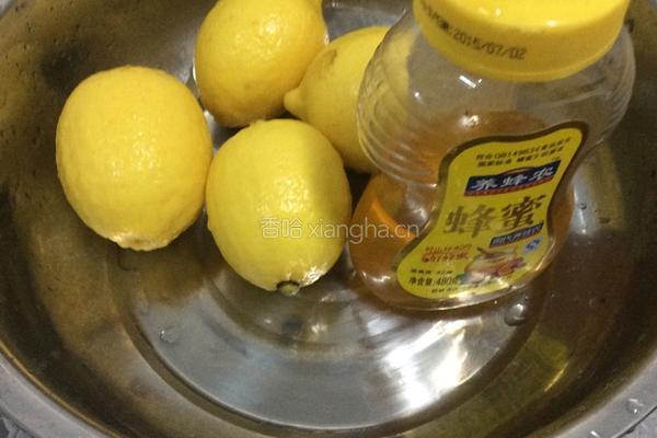 蜂蜜柠檬茶的做法图解1