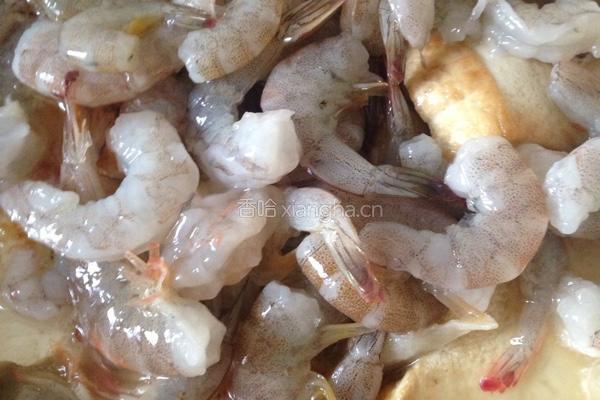 虾仁平菇豆腐煲的做法图解8