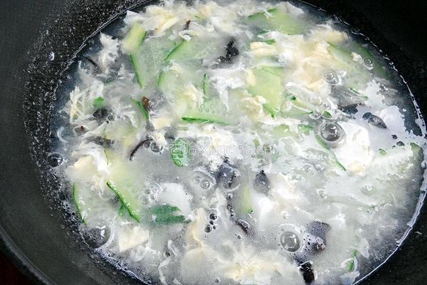 黄瓜木耳鸡蛋汤的做法图解5