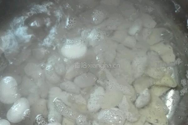 鸡腿菇莴笋芸豆汤的做法图解8