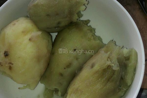炸红薯丸子的做法图解2
