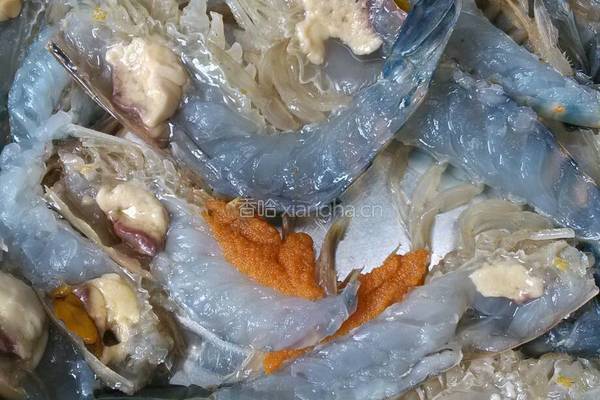 蒜蓉蒸大虾的做法图解1