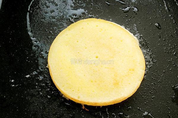 牛奶鸡蛋玉米饼的做法图解9