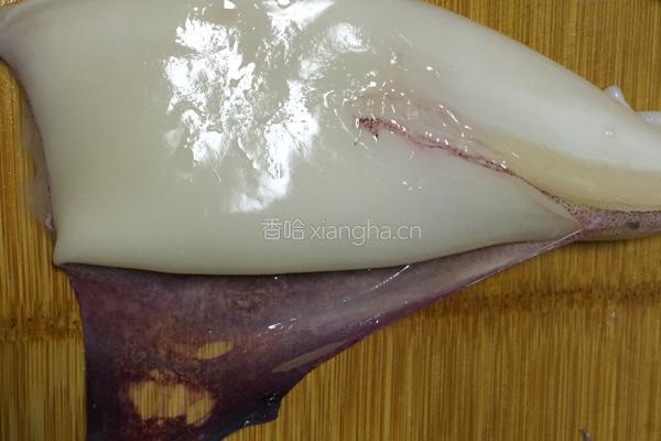 芹菜炒鲜鱿的做法图解2