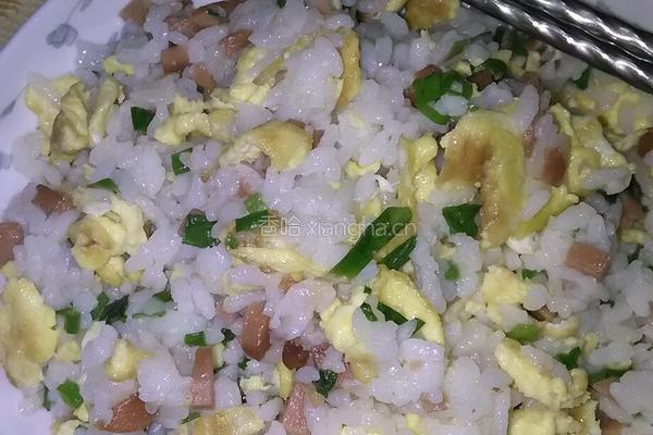 鸡蛋火腿肠炒饭的做法图解6