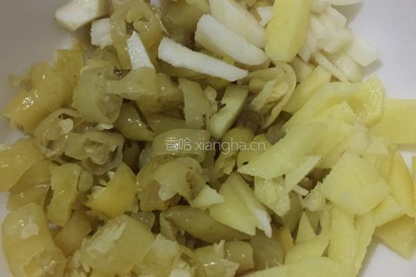 酸菜鸭血的做法图解3
