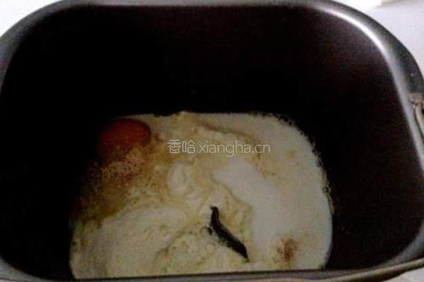 奶香豆沙面包的做法图解2