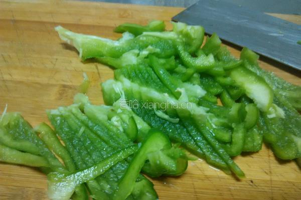 青椒炒羊肉的做法图解4