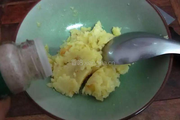土豆虾球的做法图解1