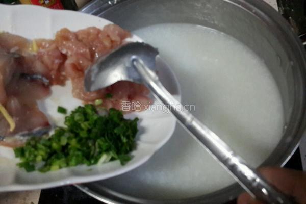 生滚鱼片瘦肉粥的做法图解6