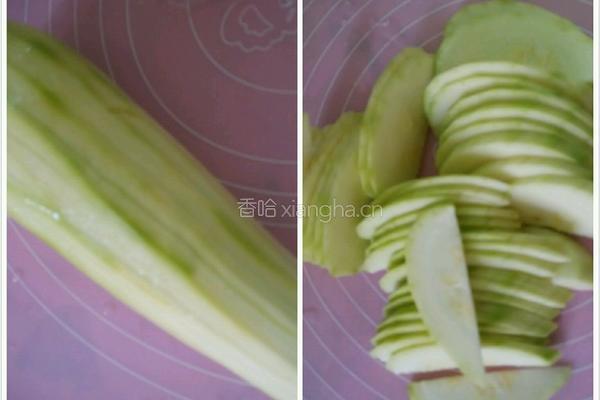 番茄小炒西葫芦的做法图解1